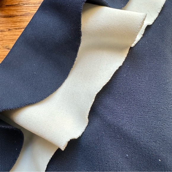 Boden Women’s Wireless bikini top blue And Ivory size 6 with ruffles And ruching - Picture 5 of 16